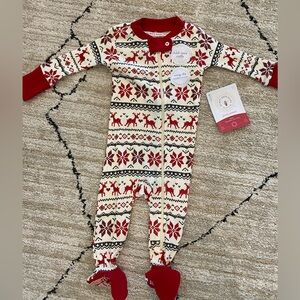 NWT- Burtsbees holiday sleeper